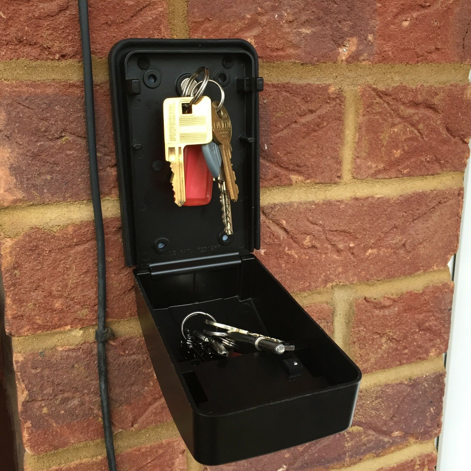 Federal Outdoor High Security Home Wall Mounted Combination Key Safe Lock Box - Image 8